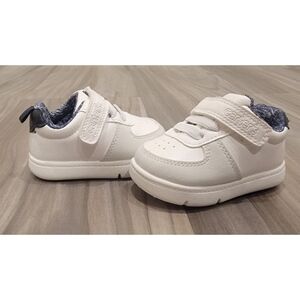 Carter's Unisex-baby Kyle White Sneakers size 2